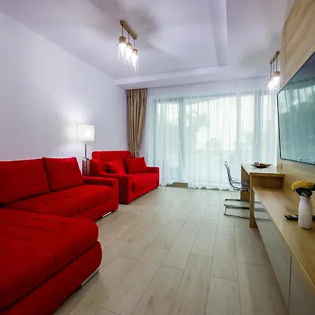 Red Luxury Apartment Lake On Mamaia Exterior photo