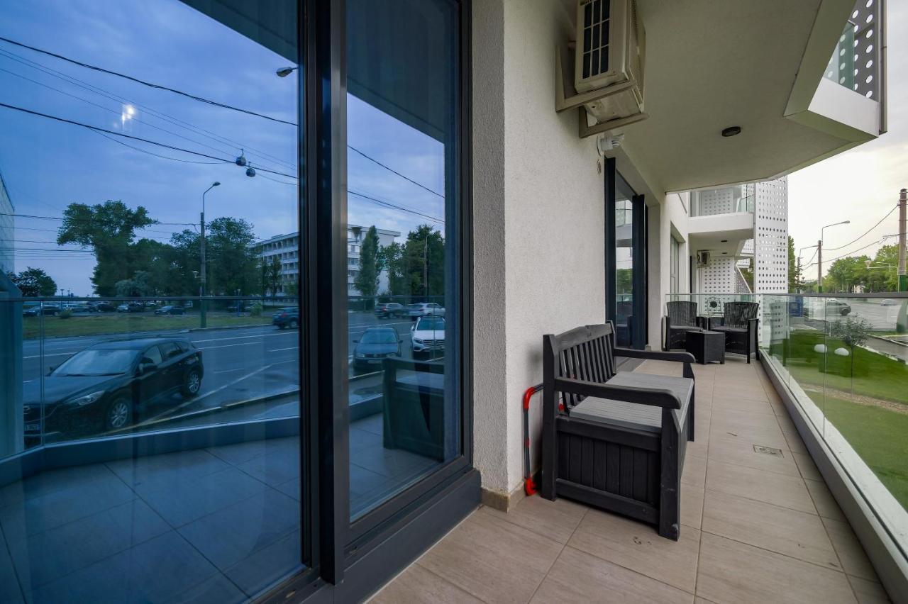 Red Luxury On Apartament
