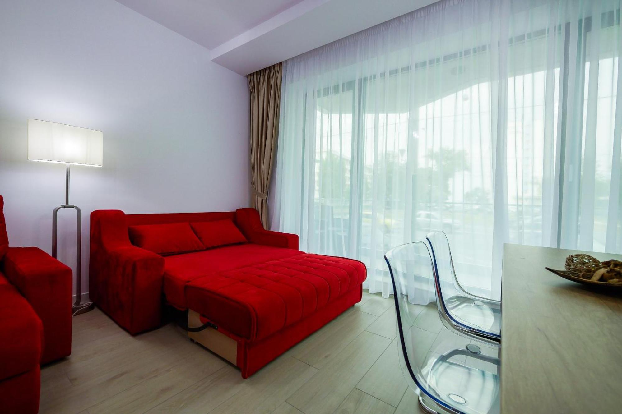 Red Luxury On Apartament *